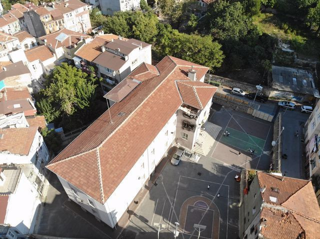 İstanbul'da okuldaki şaşırtan görüntü tepki çekti! FOX TV Öğretmen dizisinin okulu - Resim: 1