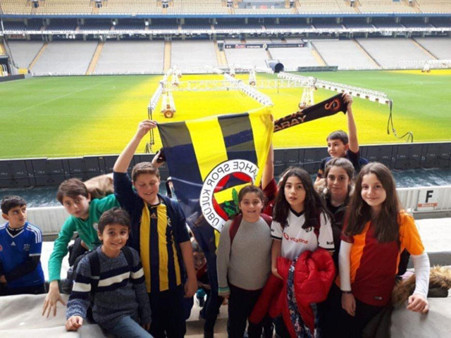 Fenerbahçe stadına Galatasaray polarıyla giden minik taraftar olay oldu - Resim: 1