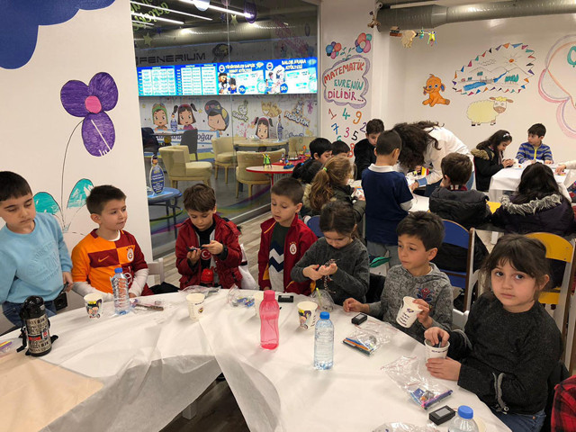 Fenerbahçe stadına Galatasaray polarıyla giden minik taraftar olay oldu - Resim: 2