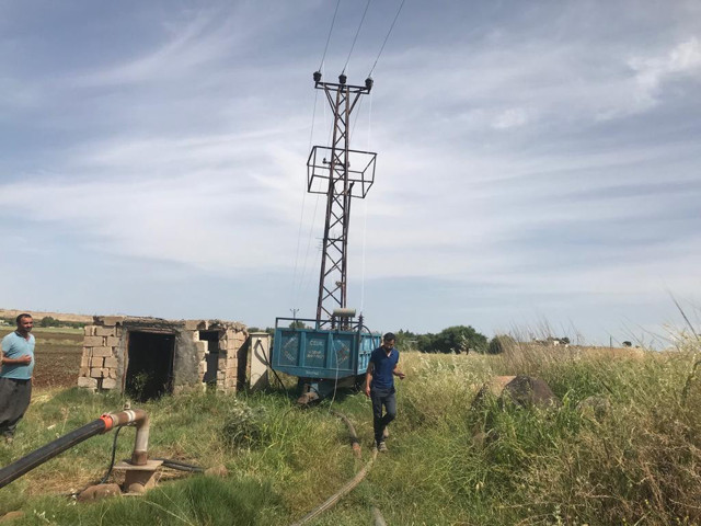 Şanlıurfa'da kaçakçılar kendilerini geliştirmişler mobil trafo ele geçirildi - Resim: 0