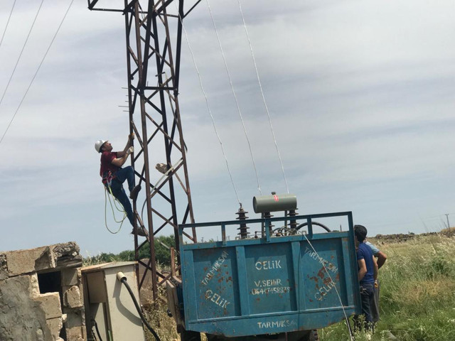 Şanlıurfa'da kaçakçılar kendilerini geliştirmişler mobil trafo ele geçirildi - Resim: 1