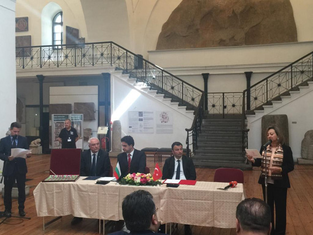 Bulgaristan 63 tarihi eseri Türkiye'ye iade etti - Resim: 1