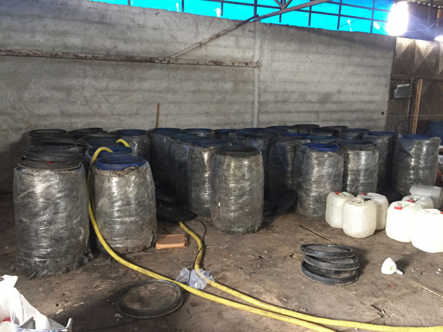 Son 21 günde 9 kişi hayatını kaybetmişti! Adana'da 5 bin 400 litre sahte içki ele geçirildi - Resim: 1