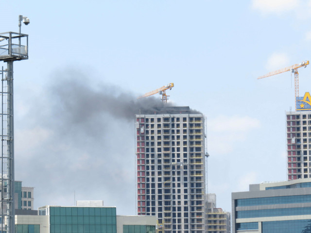 Ümraniye'de Gökdelen inşaatında yangın! Dumanlar gökyüzünü kapladı - Resim: 0