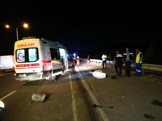 Ankara'da lastik değiştiren 2 tamirciye TIR çarptı: 2 ölü 1 yaralı - Resim: 0