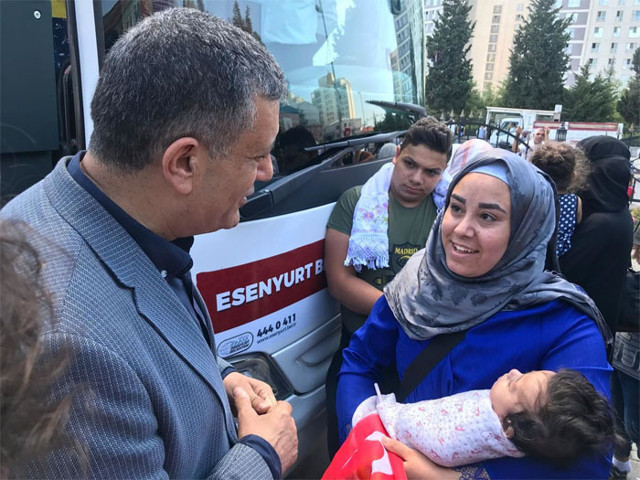 Esenyurt'tan 117 Suriyeli daha ülkelerine gönderildi - Resim: 0