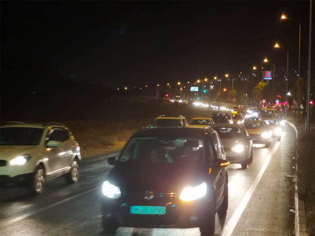 Kuşadası sokaklarında adım atacak yer kalmadı trafik kilitlendi - Resim: 0