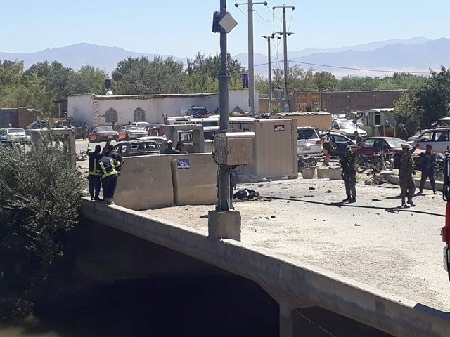 Ülke şokta! Afganistan Cumhurbaşkanı Gani'nin katıldığı etkinliğe bombalı saldırı - Resim: 0