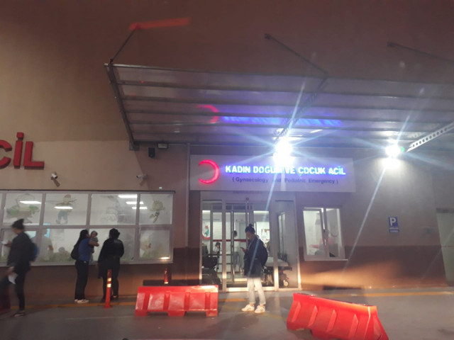 İzmir'de hamile kadın kazadan sağ çıkıp doğum yaptı - Resim: 0