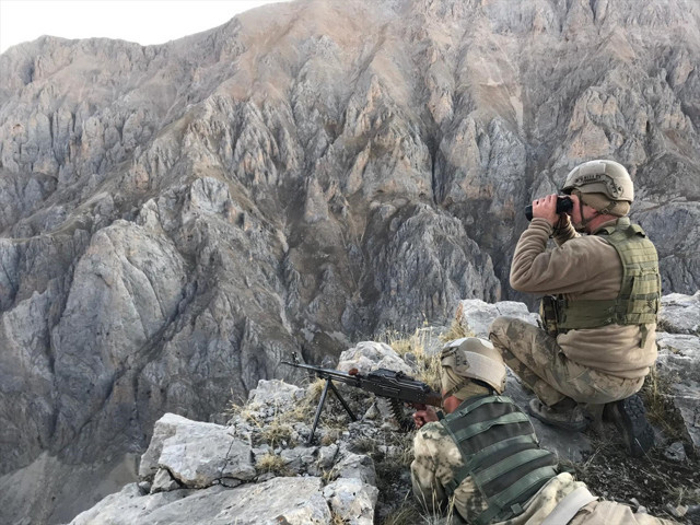 "Kıran-4" operasyonunda terör örgütünün kış üslenmesine ağır darbe - Resim: 0