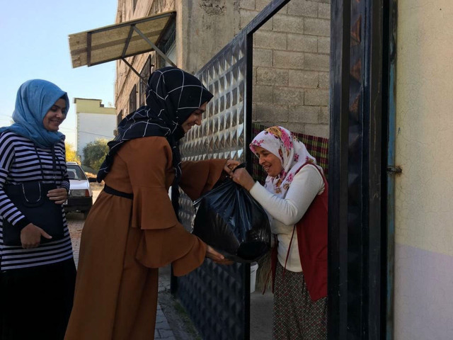 Üniversiteli Yasemin yaptıklarıyla gönüllerde taht kurdu - Resim: 0