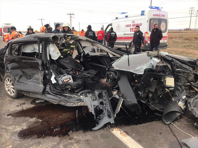 Aksaray'da korkunç trafik kazası! Çok sayıda yaralı var - Resim: 0