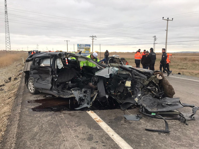 Aksaray'da korkunç trafik kazası! Çok sayıda yaralı var - Resim: 2