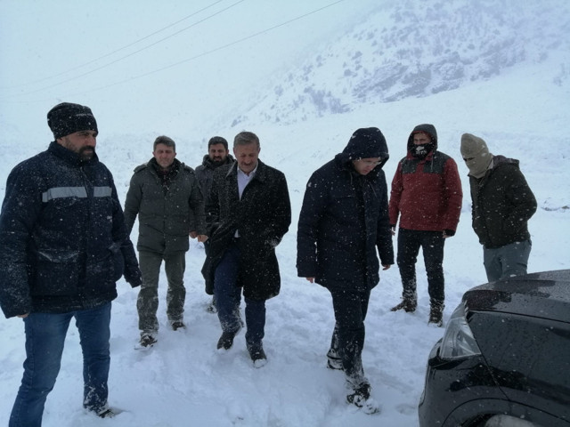 Van'da bir çığ olayı daha! Bu sefer Çatak ilçesine düştü - Resim: 0