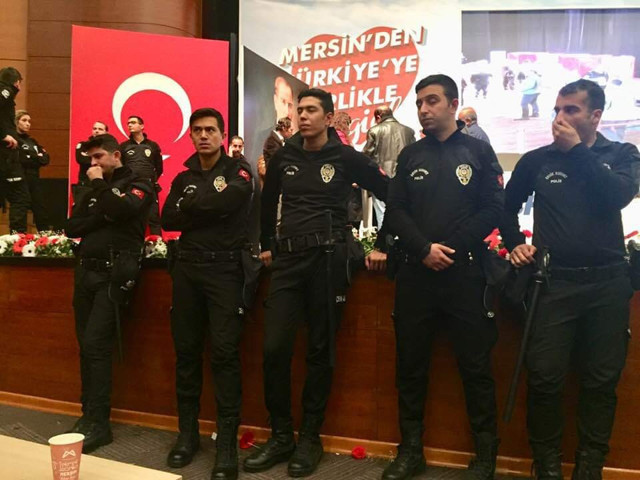 Mersin'de CHP kongresinde gerginlik - Resim: 1