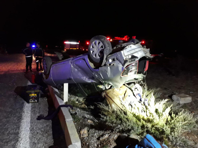 Denizli'de kavşakta yolcu otobüsü ile otomobil çarpıştı - Resim: 0