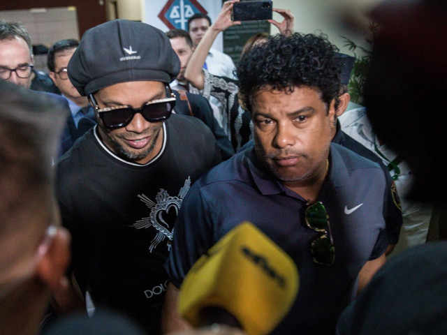 Ronaldinho tutuklandı! Futbolun efsanesinin işlediği suç pes dedirtti - Resim: 1