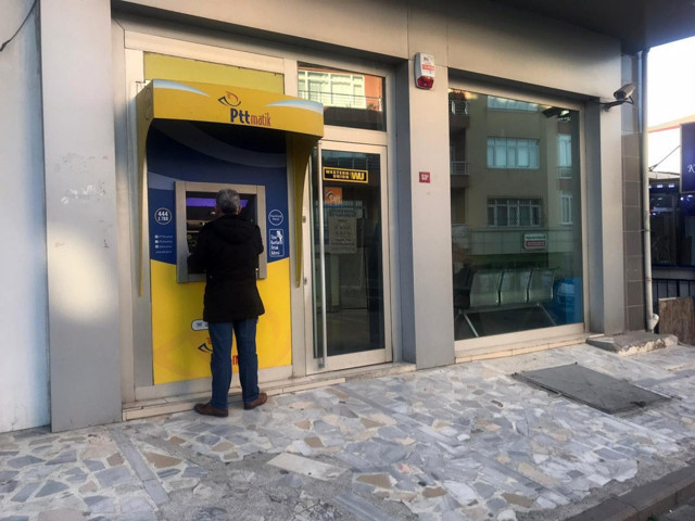 İstanbul Üsküdar'da 3 hırsız PTT'yi böyle soydu - Resim: 1