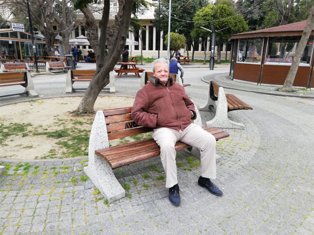 Sokağa çıkma yasağına uymayan 77 yaşındaki dedenin derdi - Resim: 0