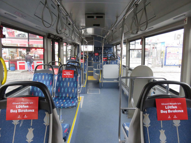 İstanbul'da toplu taşımada seyrek oturma düzeni - Resim: 0