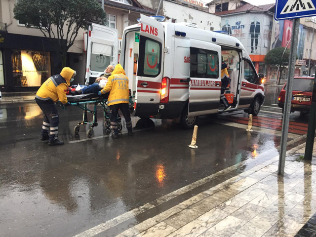 Düzce'de ayak parmakları kırıldı farkına varmadı çevredekiler uyardı - Resim: 0