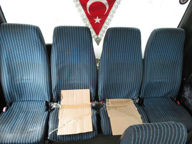 Kadıköy'de minibüslerde sosyal mesafe denetimi - Resim: 0