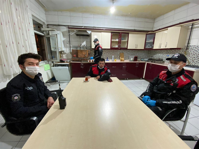 Kars'ta down sendromlu genç polislik hayalini yaşadı - Resim: 1