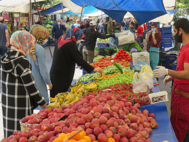 Kartal'da tepki çekecek manzaralar meyve ve sebzeler elle seçildi - Resim: 0