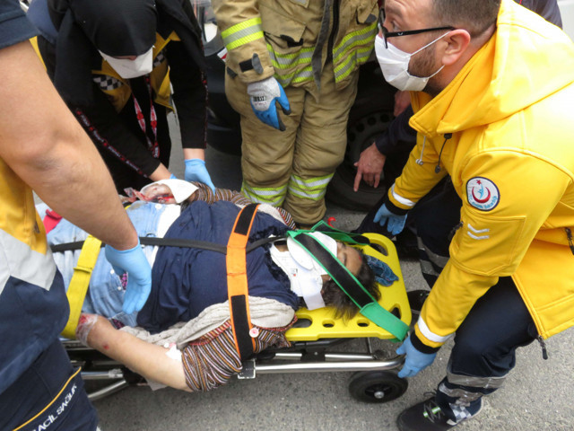 Ümraniye'de korkunç kaza: Pazardan dönerken otomobilin altında kaldı - Resim: 0