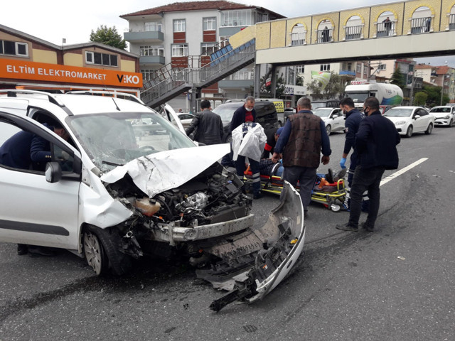 Kocaeli'deki kazaya 'Hatalı sollama' yapan sürücü sebep oldu - Resim: 1