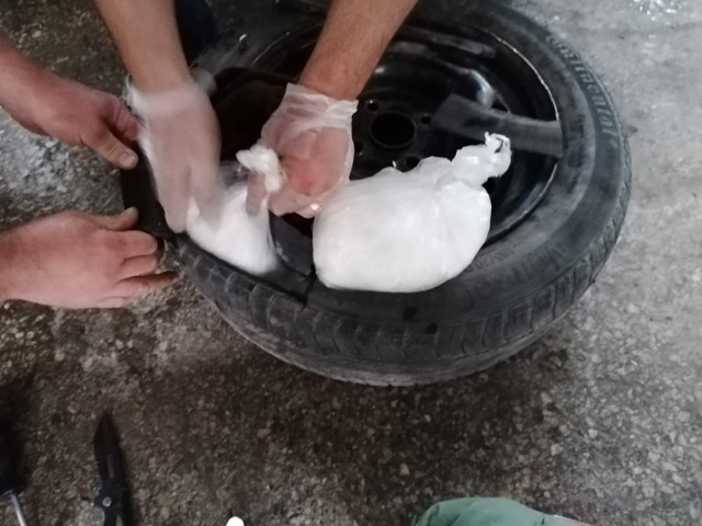 Van'da 'Bozo' ile yapılan aramada uyuşturucunun çıktığı yere bakın - Resim: 0