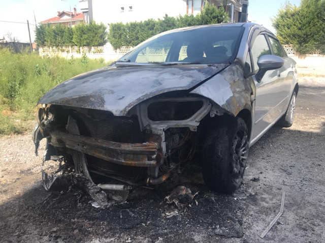 Konya'da vatandaşın etinden tırnağından arttırdığı otomobillere göz diktiler - Resim: 0