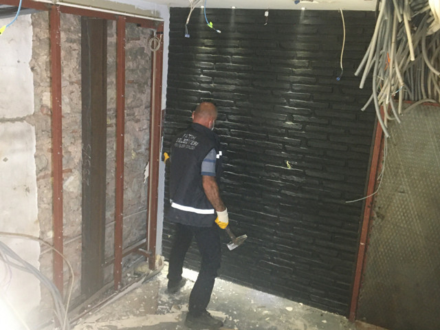 Kapalıçarşı’da skandal! Kolonlar kesilmiş o dükkanda yıkım yapıldı - Resim: 4