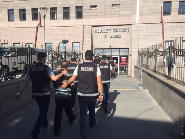 Eskişehir'de tefeci operasyonunda 5 gözaltı yaptıkları vurgun dudak uçuklattı - Resim: 1