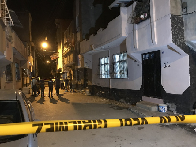 Adana'da sokağa el yapımı patlayıcı atıldı! Mahalleli yatağından fırladı - Resim: 0