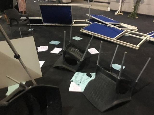 CHP İzmir Gençlik Kolları kongresinde kavga! Gazeteciler dövüldü İl Başkanı Deniz Yücel ne dedi - Resim: 0