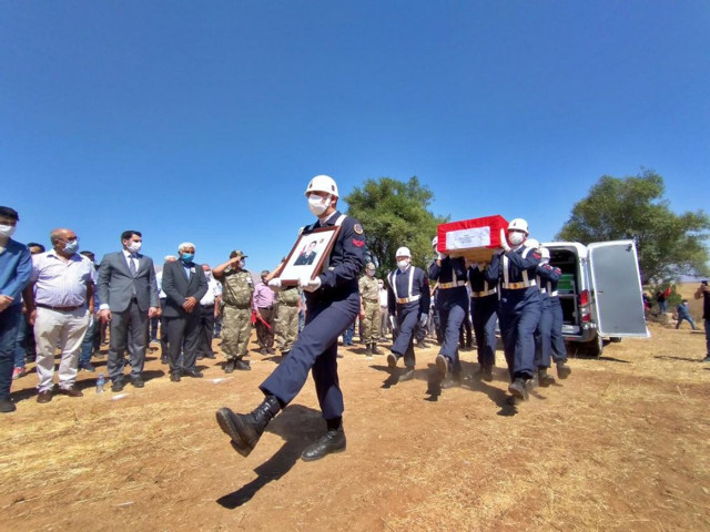 Giresun şehidi Uzman Çavuş Aykut Variyenli toprağa verildi - Resim: 0