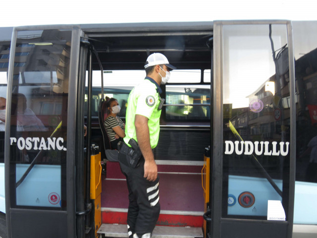 Kadıköy'de ayakta 1 yolcu alan şoför ceza yedi 'yazık günahtır...' - Resim: 0