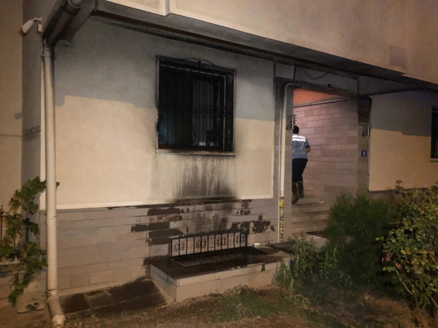 Ankara'da bir genç, tartıştığı ailesinin evini benzin dökerek yakmaya çalıştı - Resim: 0