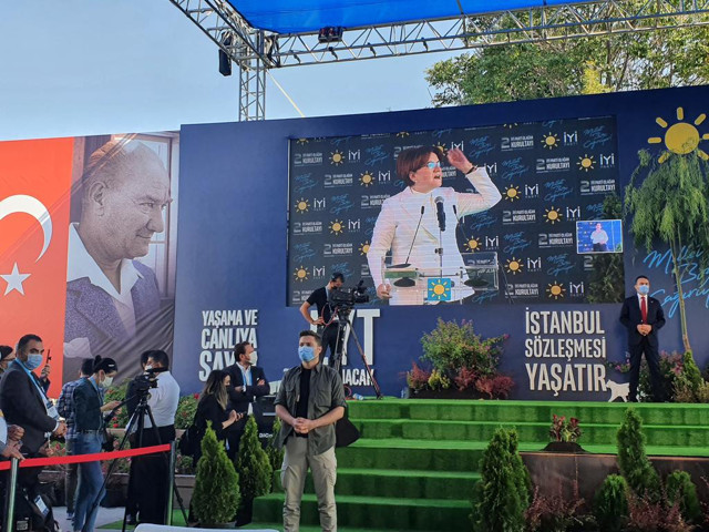 İYİ Parti’de kurultay heyecanı! Akşener tek aday olarak girdi ve tekrar genel başkan seçildi - Resim: 0