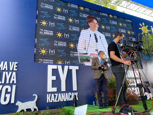 İYİ Parti’de kurultay heyecanı! Akşener tek aday olarak girdi ve tekrar genel başkan seçildi - Resim: 1