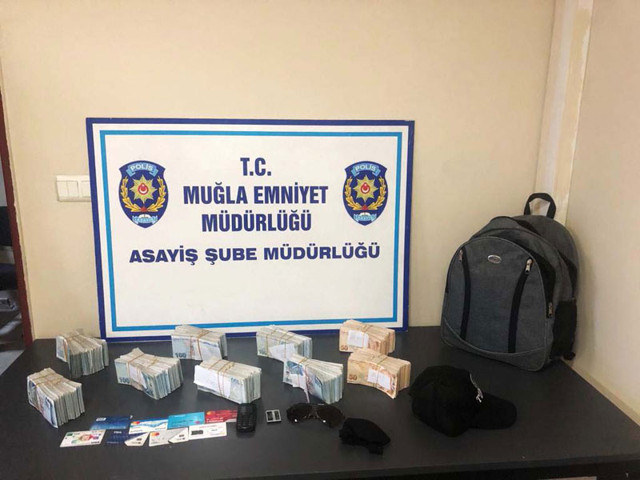 Muğla'da emekli savcı FETÖ bahanesiyle kendisini arayanlara 380 bin lirasını verdi - Resim: 1