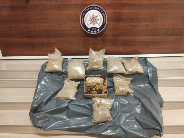 Van'da ballı eroin sevkiyatı Zeus'la bozuldu - Resim: 0