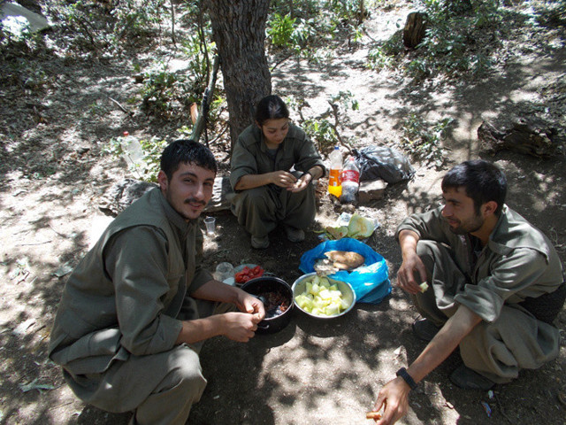 Diyarbakır İstanbul'da biri anestezi teknikeri 4 terörist eylem hazırlığındayken yakalandı - Resim: 2