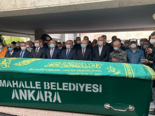 Kılıçdaroğlu ve Muharrem İnce Bekir Coşkun'un cenazesinde yan yana saf tuttu - Resim: 0