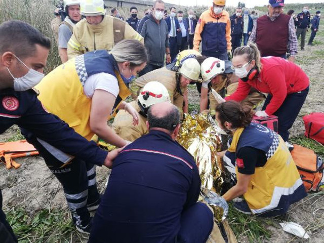 İstanbul Büyükçekmece'de eğitim uçağı düştü - Resim: 5