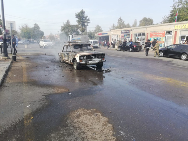 Ermenistan'dan Berde'ye yeni saldırı! Dükkanlar ve araçlar yanıyor - Resim: 0