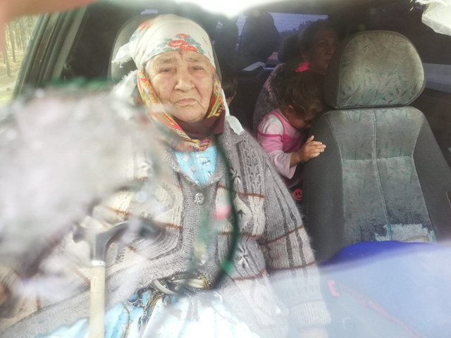 Ermenistan'dan Berde'ye yeni saldırı! Dükkanlar ve araçlar yanıyor - Resim: 1