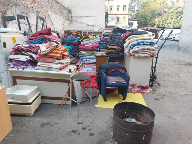 İzmir'deki deprem rezaletinin altından hurdacı çıktı halkın hizmetine sunuyorum - Resim: 0