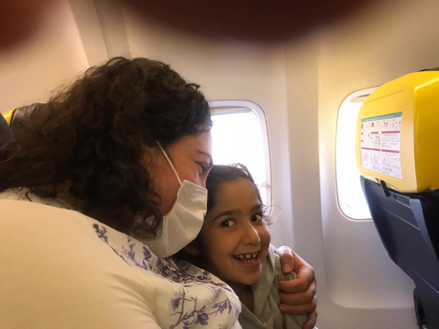 Babasının alıkoyduğu kızına yıllar sonra kavuştu - Resim: 0